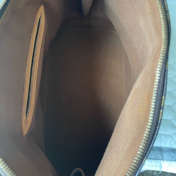 Louis Vuitton Alma Handbag - Picture 11 of 12
